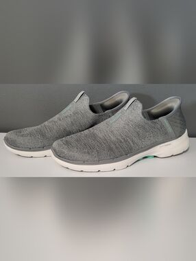 Skechers Women's Hands Free Slip-Ins (size 12)